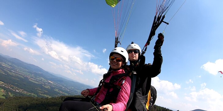 Tandemový paragliding: adrenalinový let v Beskydech či na Slovensku