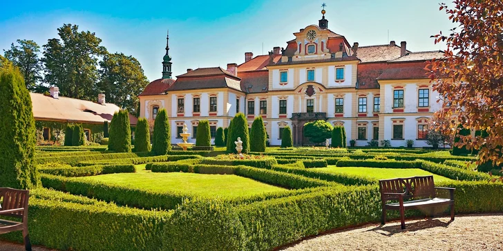 Jednodenní výlet do historie se zkušenou průvodkyní: gotický hrad Český Šternberk a barokní zámek Jemniště