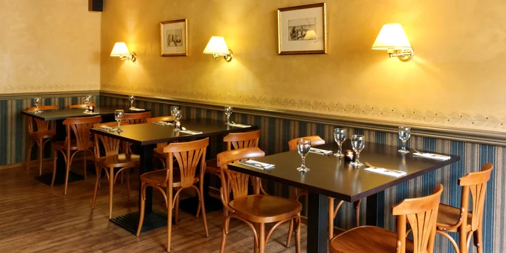 Otevřený voucher na cokoliv z menu malostranské restaurace Kočár z Vídně