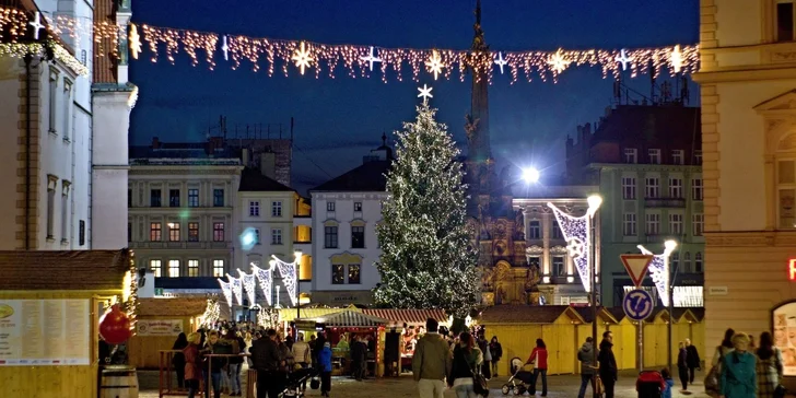 Adventní Olomouc a zimní Bouzov: doprava autobusem, adventní trhy i muzeum