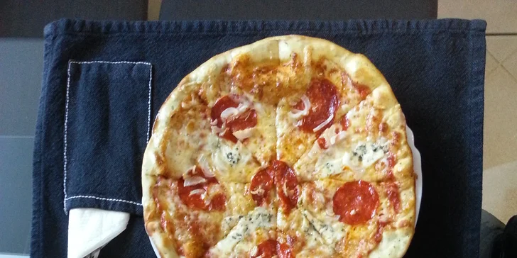 Pokud máte strach, že vás popadne hlad, vyberte si variantu s pizzou, kterou si sami vyberete z bohaté nabídky.