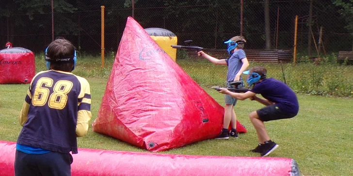 Pro děti je nachystaný junior paintball s lehčími značkovači a menšími kuličkami.