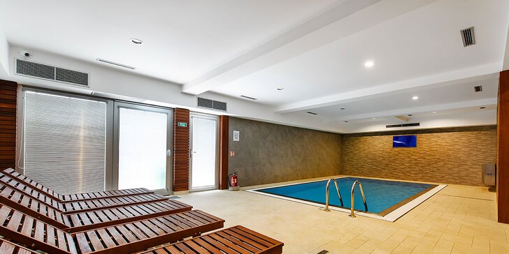 90 minut v privátním wellness: bazén, vířivka, Aperol Spritz i možnost sauny až pro 4 osoby
