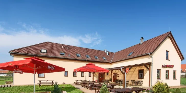 Čtyřchodové menu pro dva s lahví vína a 60 minut v privátním wellness