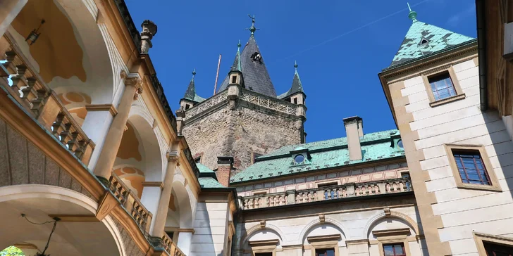 Jednodenní výlet: zámek Mnichovo Hradiště a Stránov, automobilové muzeum Škoda