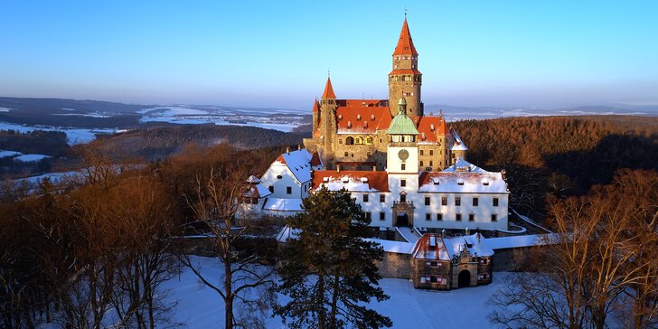 Adventní Olomouc a zimní Bouzov: doprava autobusem, adventní trhy i muzeum