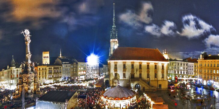 Adventní Olomouc a zimní Bouzov: doprava autobusem, adventní trhy i muzeum