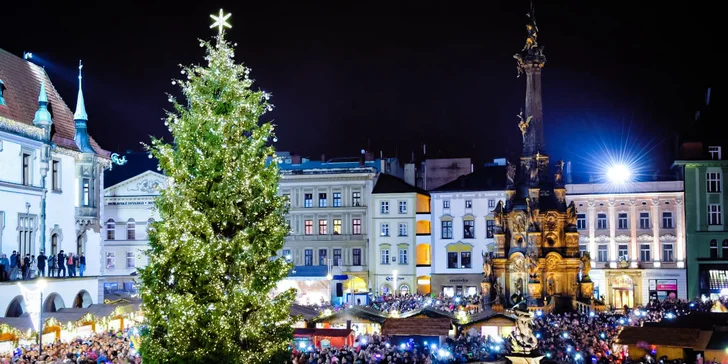 Adventní Olomouc a zimní Bouzov: doprava autobusem, adventní trhy i muzeum