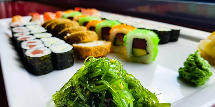 Sushi sety s 32 až 53 ks: krab, krevety, tuňák, okurka, avokádo i losos