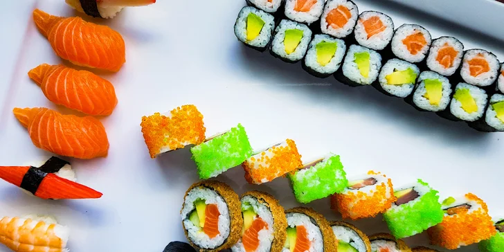 Sushi sety s 32 až 53 ks: krab, krevety, tuňák, okurka, avokádo i losos