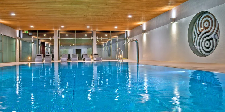 Večerní relaxace: 2 hod. v moderním wellness a čokoládový fondant s kávou pro dva