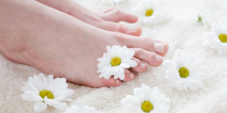 Nohy jako v bavlnce: relaxační masáž chodidel včetně lázně