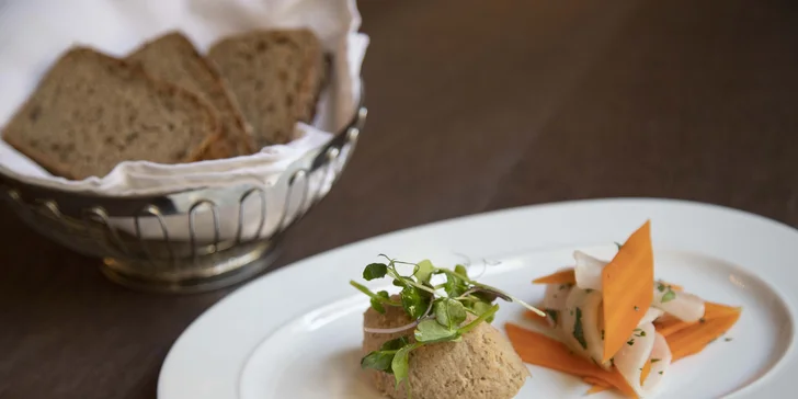 Degustační menu pro dva v Café Graff s možností vinného párování