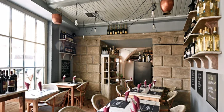 Mořská hostina s vínem a citronovým likérem pro dva v restauraci Casanova