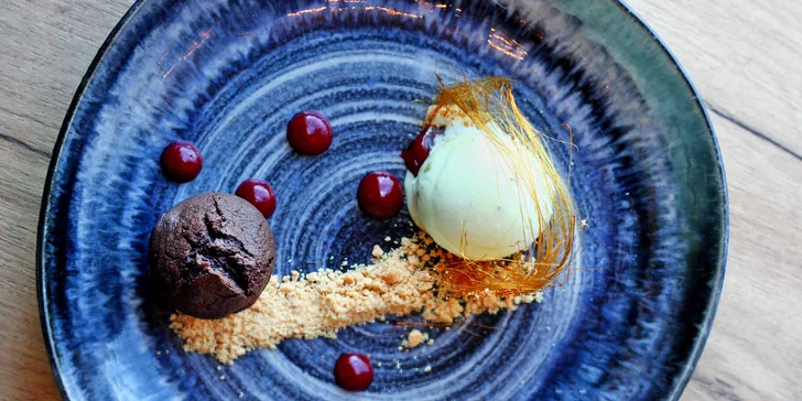 Gurmánské 6chodové menu pro 2 osoby: tuňák, celý humr i mušle sv. Jakuba