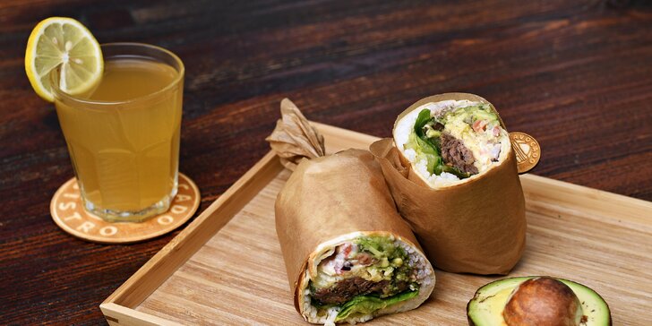 Burrito s avokádem podle výběru ze 3 druhů a ledový čaj pro 1 i 2 osoby