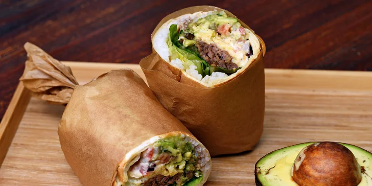 Burrito s avokádem podle výběru ze 3 druhů a ledový čaj pro 1 i 2 osoby