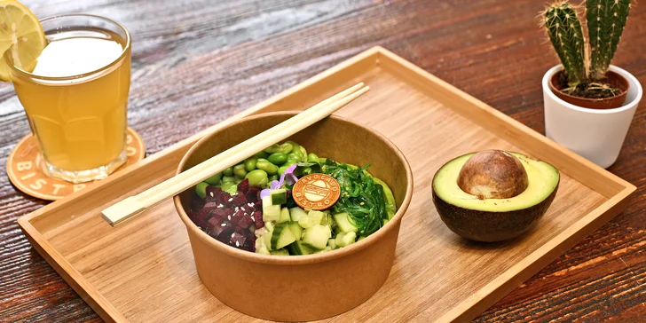 Lososový nebo vegetariánský poke bowl i s ice tea pro 1 či 2 osoby