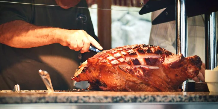 Adventní plavba centrem Prahy s výkladem a nápojem i rautovou večeří
