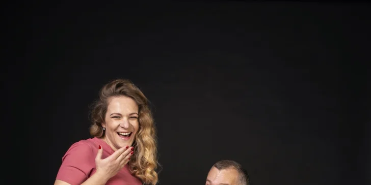 Profesionální focení portrétů, těhotenské i celé rodiny v ateliéru nebo exteriéru