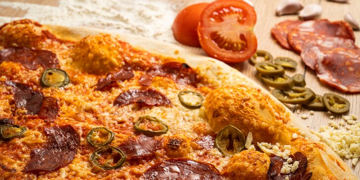 Křupavé a kulaté: jedna nebo dvě pizzy o průměru 33 cm k odnosu s sebou
