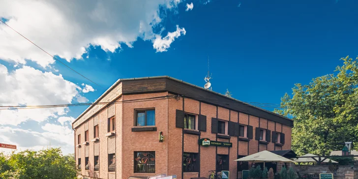 Tvarůžkové prkno pro dva nebo tři gurmány U Mámy: voňavé sýry v pomazánce a bramboráku i smažené
