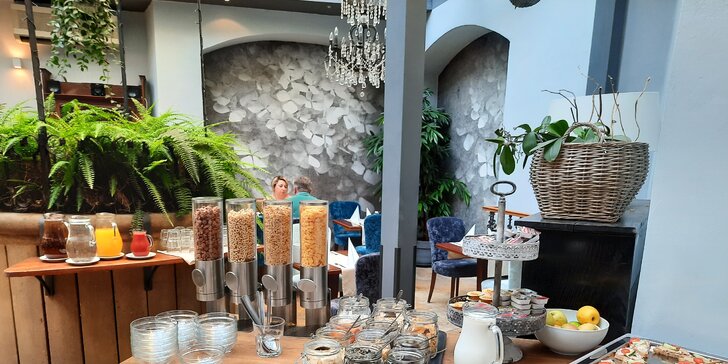 Pobyt v centru Prahy: hotel u Staroměstského náměstí se snídaní i lahví sektu