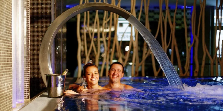 Pobyt v hotelu na Seči: polopenze, bazén, relaxace v Akvafit i Wellness & Spa centru a sport