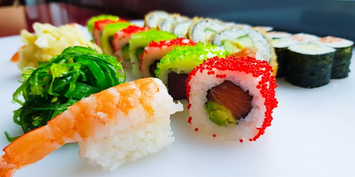 Sushi sety s 32 až 53 ks: krab, krevety, tuňák, okurka, avokádo i losos