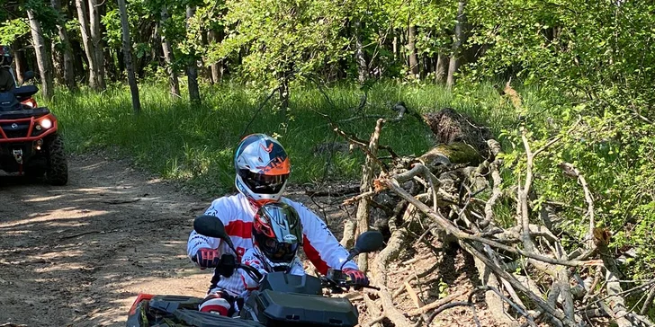 Zábava pro celou rodinu: Jízda na čtyřkolce pro dospělého i děti
