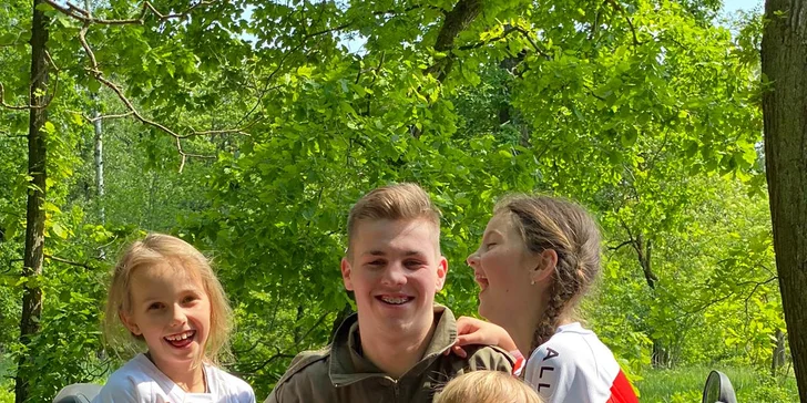 Zábava pro celou rodinu: Jízda na čtyřkolce pro dospělého i děti