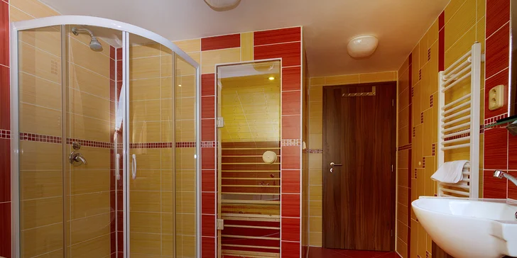 Pobyt v centru Děčína až pro 5 osob: snídaně a wellness