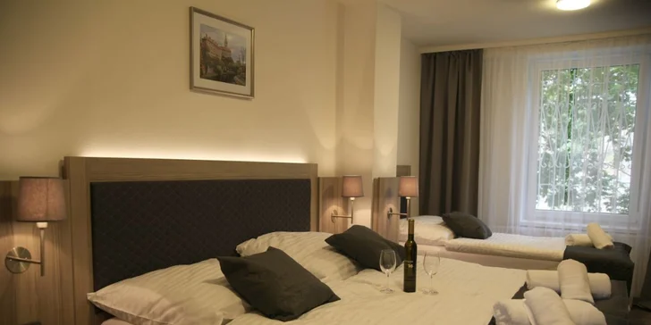 Podzimní dovolená v Českém Krumlově: hotel 10 minut od centra, snídaně i lahev vína