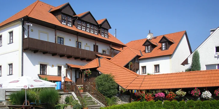 Aktivní pobyt v penzionu se snídaní pro 2–4 osoby:, hřiště, tělocvična i půjčovna kol
