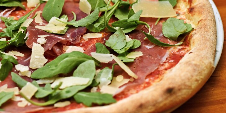 Jídlo pro jednoho i partu: pizza podle výběru z 15 druhů nebo těstoviny výběrem ze 4 verzí