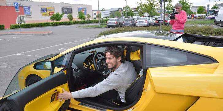 Jízda ve Ferrari nebo Lamborghini - palivo v ceně