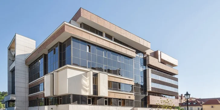 Výjimečný pobyt v centru Prahy: 5* hotel se snídaní, thajská masáž a wellness