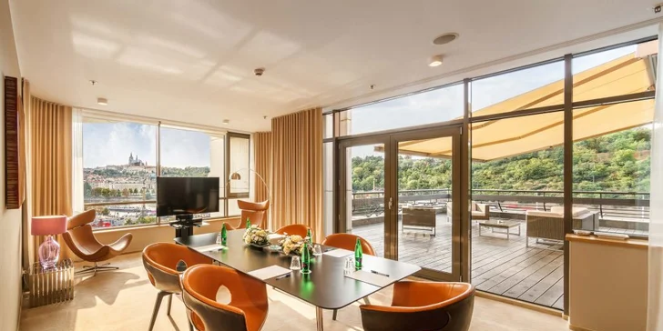 Výjimečný pobyt v centru Prahy: 5* hotel se snídaní, thajská masáž a wellness