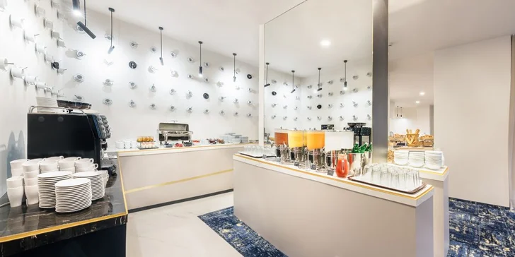 Výjimečný pobyt v centru Prahy: 5* hotel se snídaní, thajská masáž a wellness