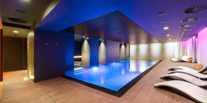 Výjimečný pobyt v centru Prahy: 5* hotel se snídaní, thajská masáž a wellness