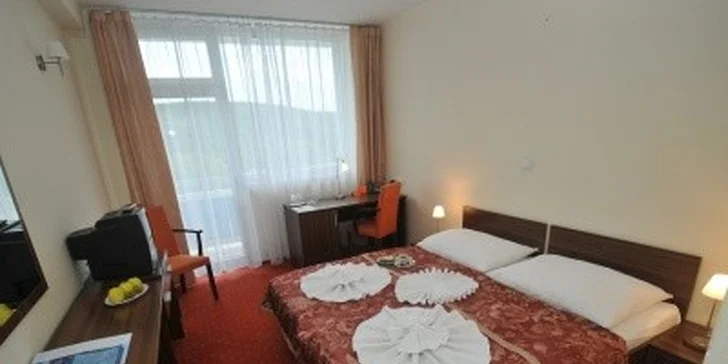 2790 Kč za TŘI dny relaxace v Piešťanech pro DVA. 4* hotel Magnólia, bohaté večeře, rašelinový zábal, infrasauna i bazén. Navštivte světoznámé koupele!