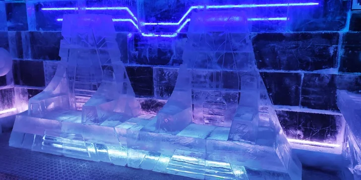 Říše mrazu: vstup a dva drinky do panáků z ledu v unikátním Ice Pub Prague
