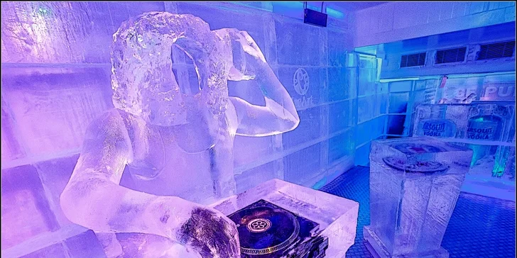 Říše mrazu: vstup a dva drinky do panáků z ledu v unikátním Ice Pub Prague