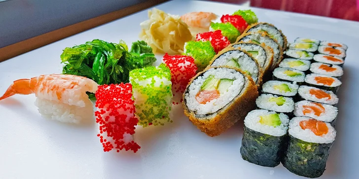 Japonská Ostrava: set 32 či 50 ks sushi s rybami, krevetami i avokádem