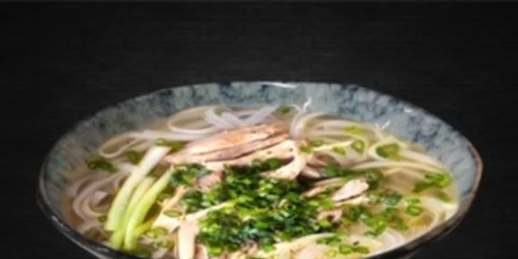 Výběr z menu thajské restaurace: pad thai, tonkatsu ramen i bún bò nam bộ