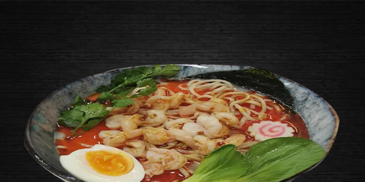 Výběr z menu thajské restaurace: pad thai, tonkatsu ramen i bún bò nam bộ
