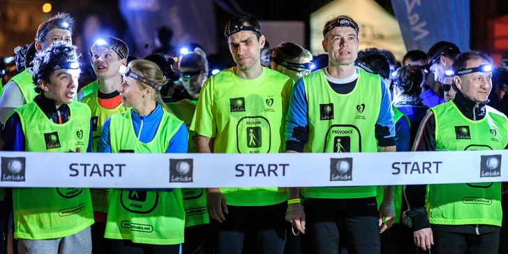 Pomozte se Světluškou: příspěvky na osobní asistenty, čtečky i navigace pro lidi s těžkým zrakovým postižením