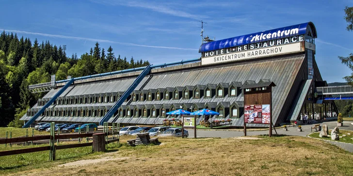 Rodinný pobyt v Harrachově: snídaně či polopenze i relax ve wellness