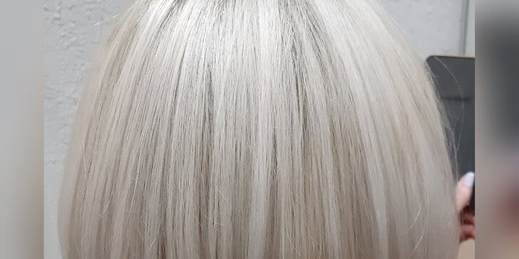 Krásné vlasy: dámský střih s možností regenerační masky a masáže hlavy