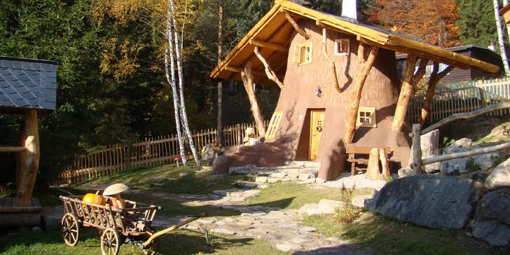Luxus v pohádkovém Podlesí: VIP pokoj, polopenze, kredit na relax a vstup do Pekla Čertovina